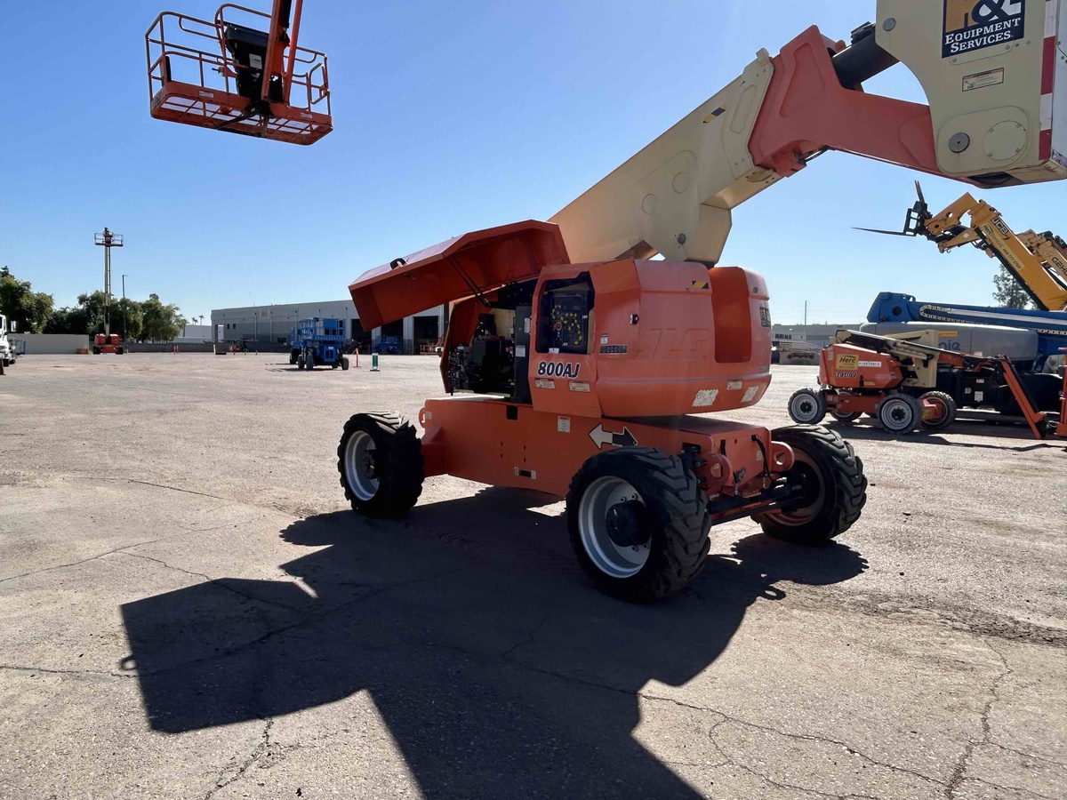 2017 JLG 800AJ-3