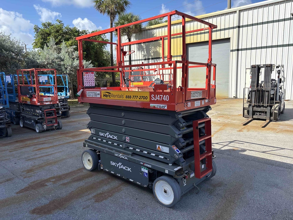 2022 Skyjack SJ4740-2