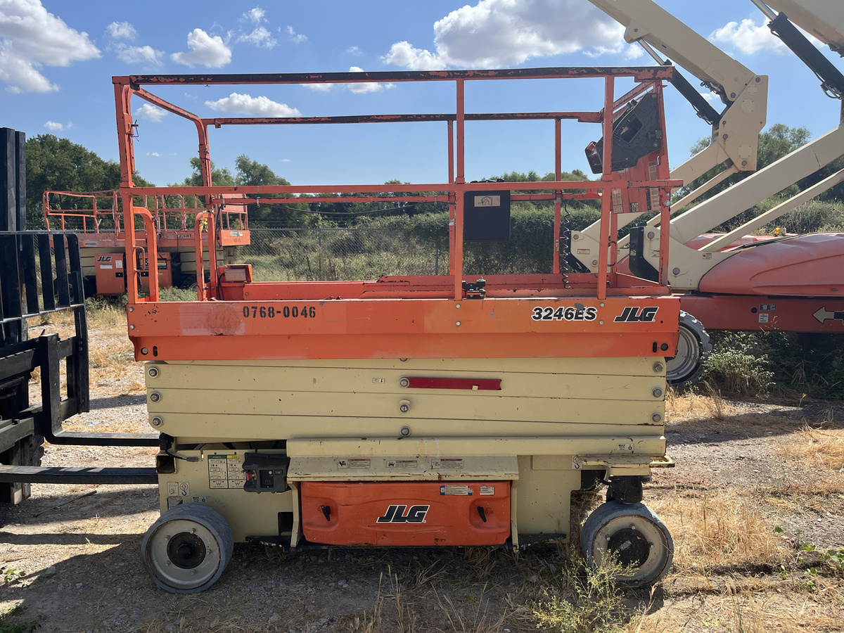 2018 JLG 3246ES-4