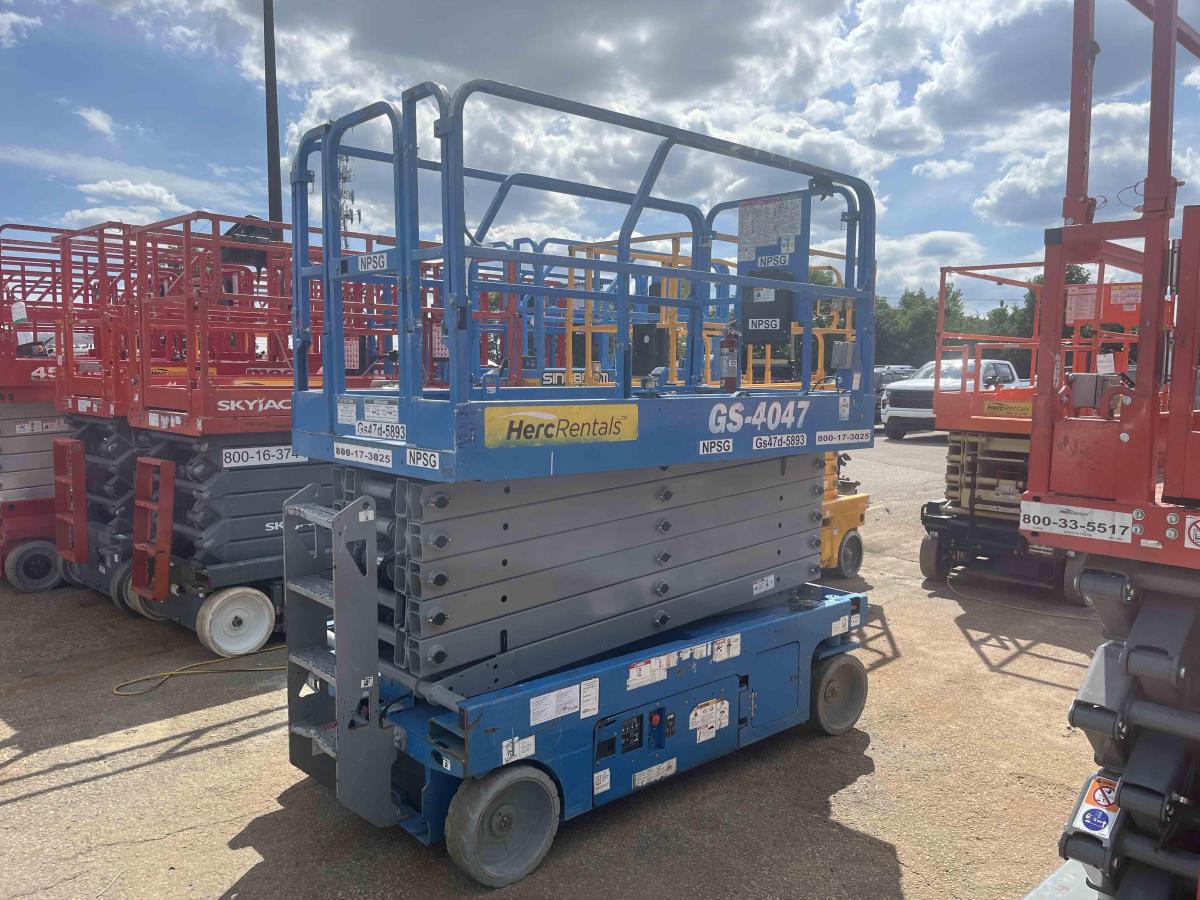 2017 Genie GS-4047