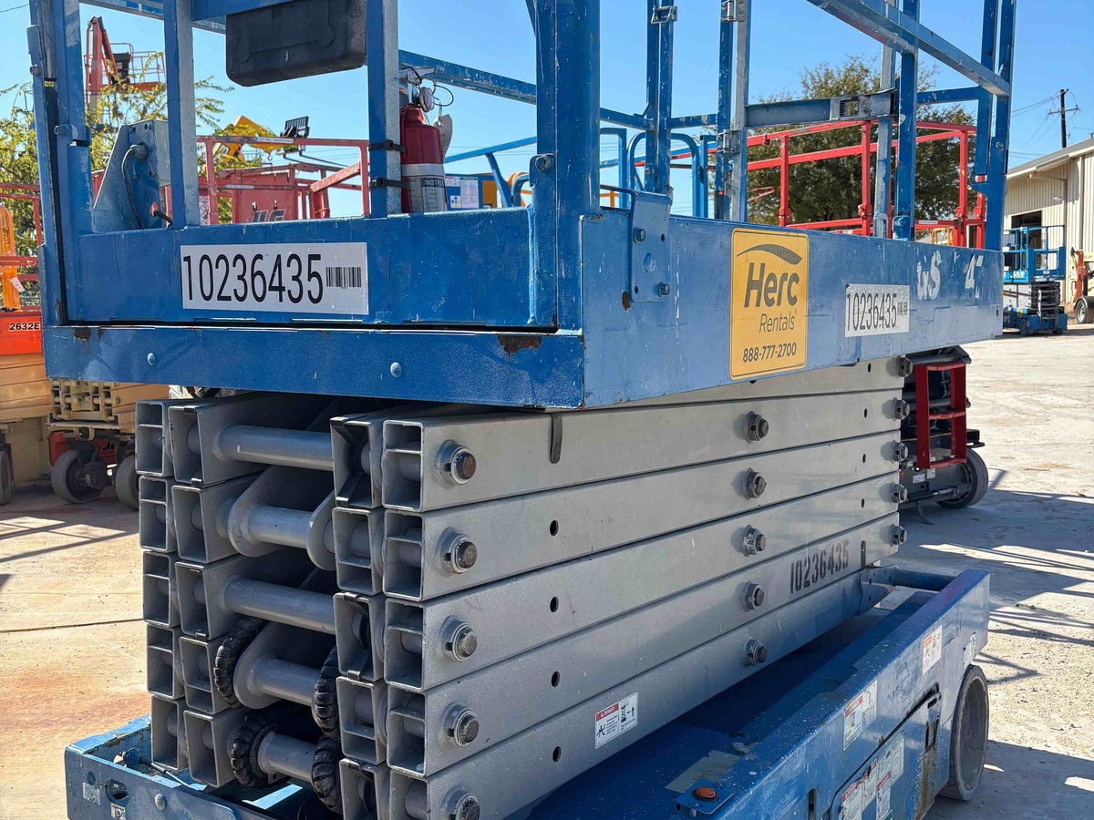 2018 Genie GS-4047-2