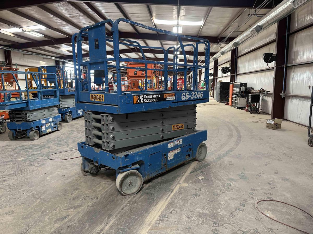 2017 Genie GS-3246-2
