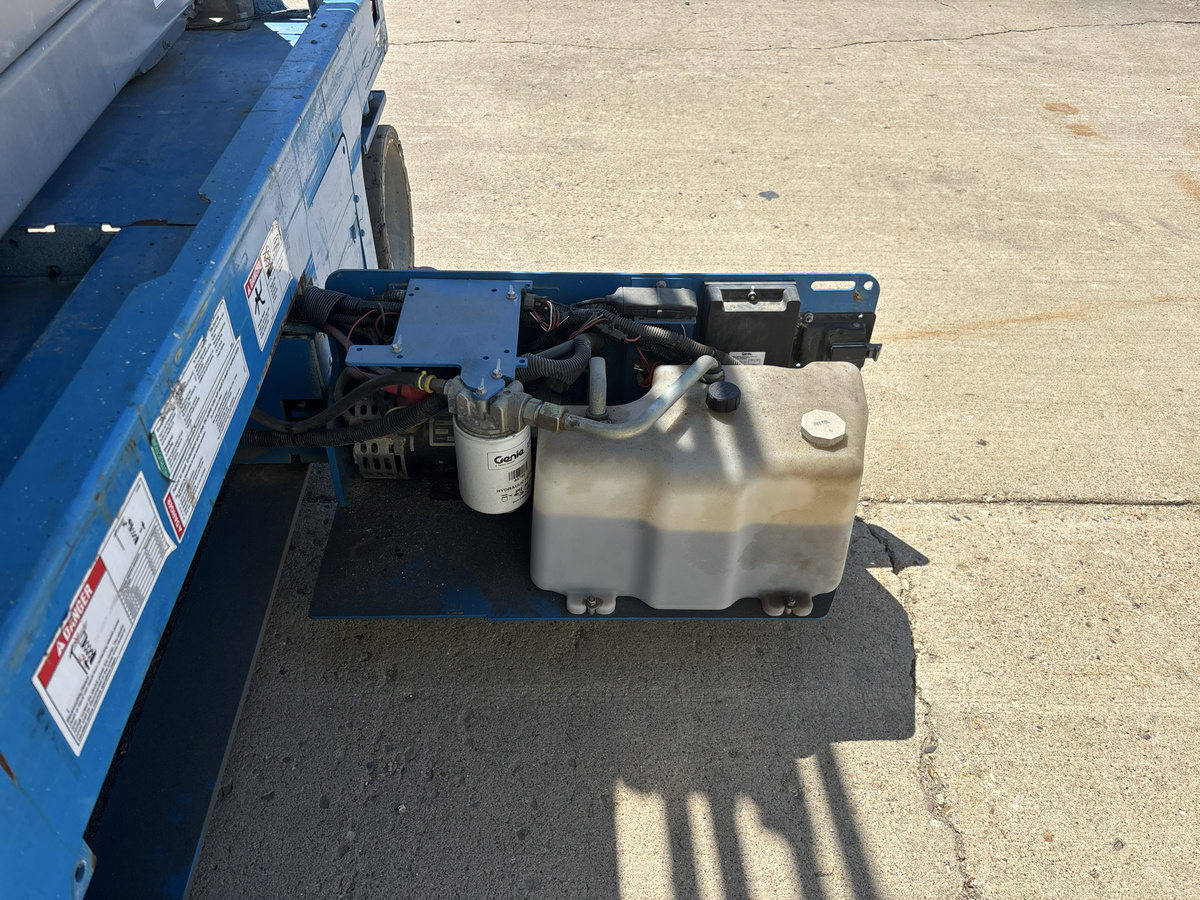 2016 Genie GS-3246-7