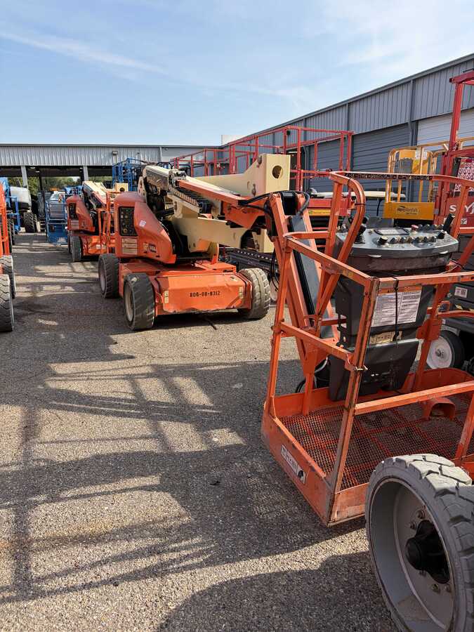 2016 JLG E450AJ-4