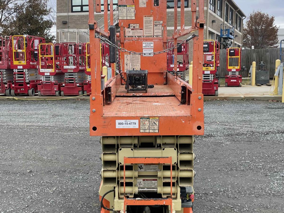 2017 JLG 2632ES