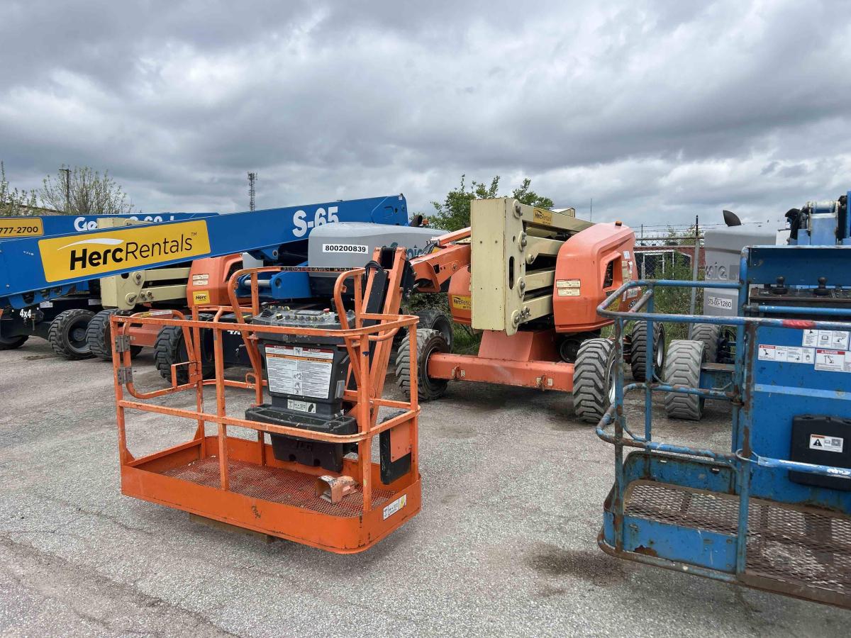 2015 JLG 450AJ-2