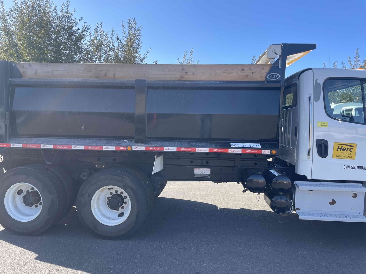 2019 Freightliner M2106-7