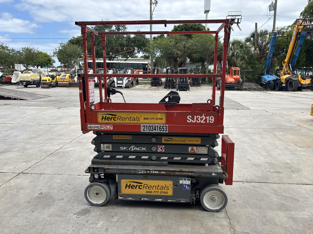 2021 Skyjack SJ3219