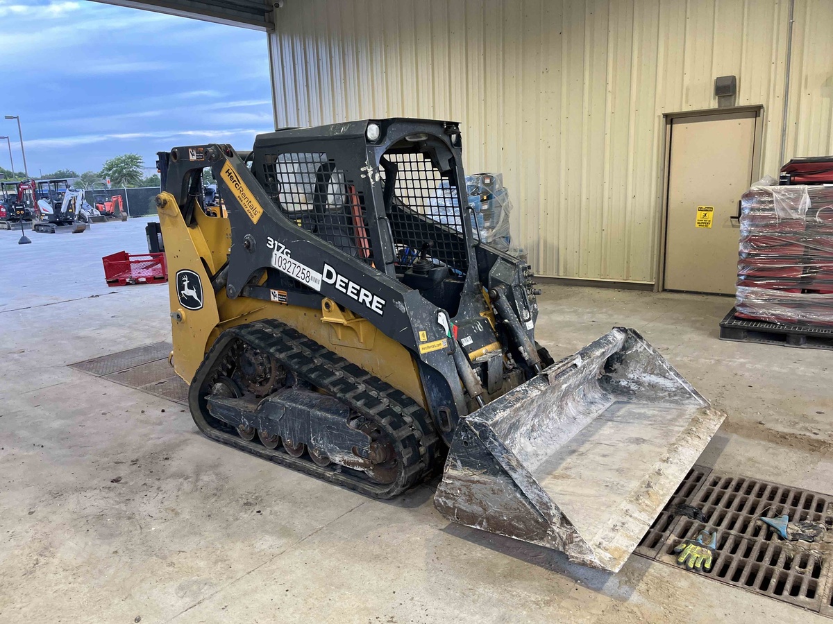 2021 John Deere 317G-8