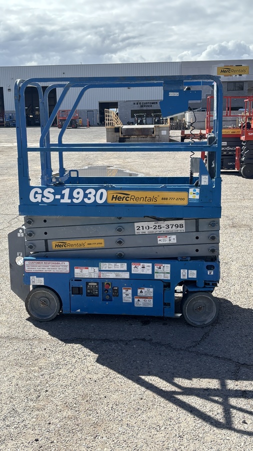 2018 Genie GS-1930