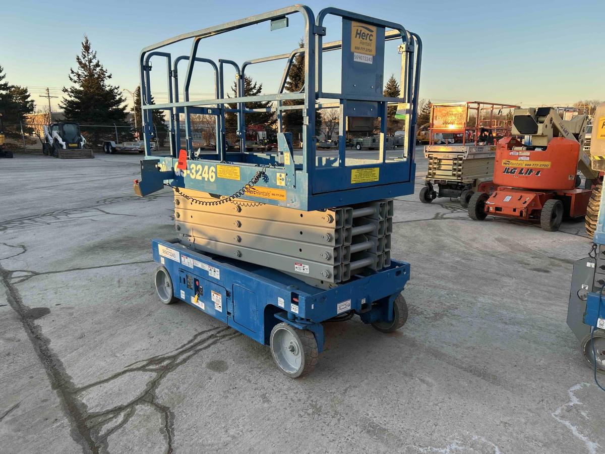 2013 Genie GS-3246