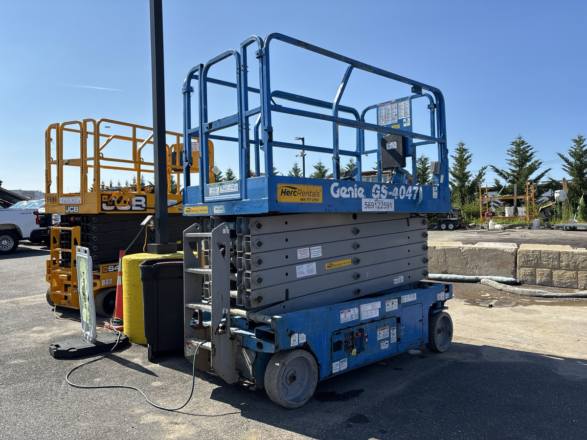 2018 Genie GS-4047