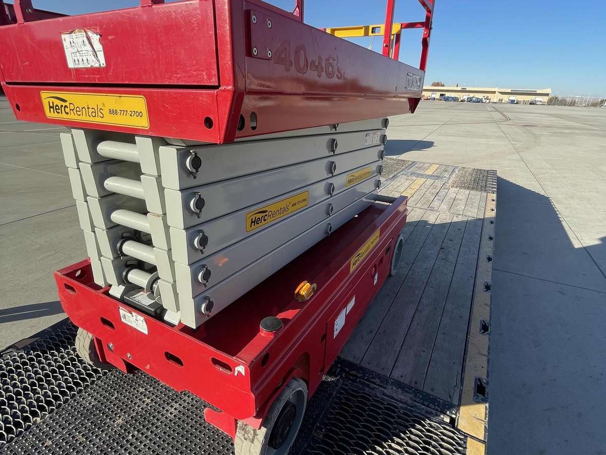 2017 Skyjack SJ4740