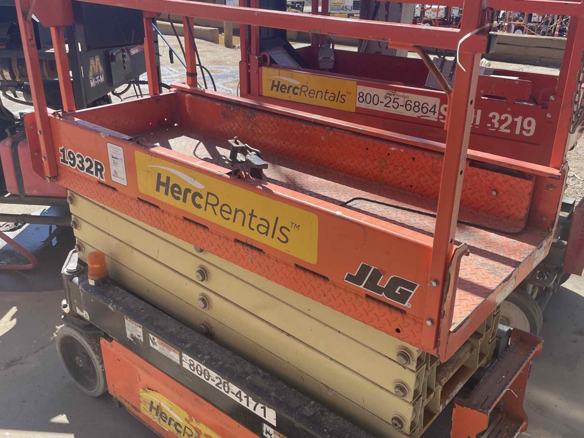 2018 JLG 1932R