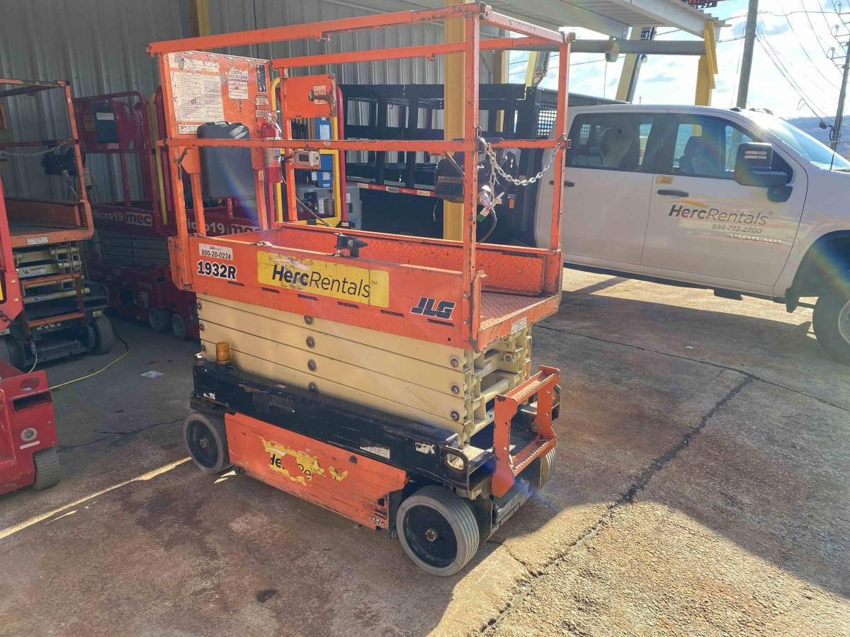 2018 JLG 1932R