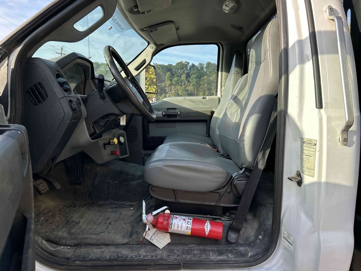 2017 Ford F750-12