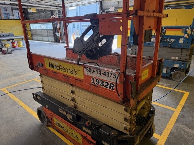 2017 JLG 1932R-3