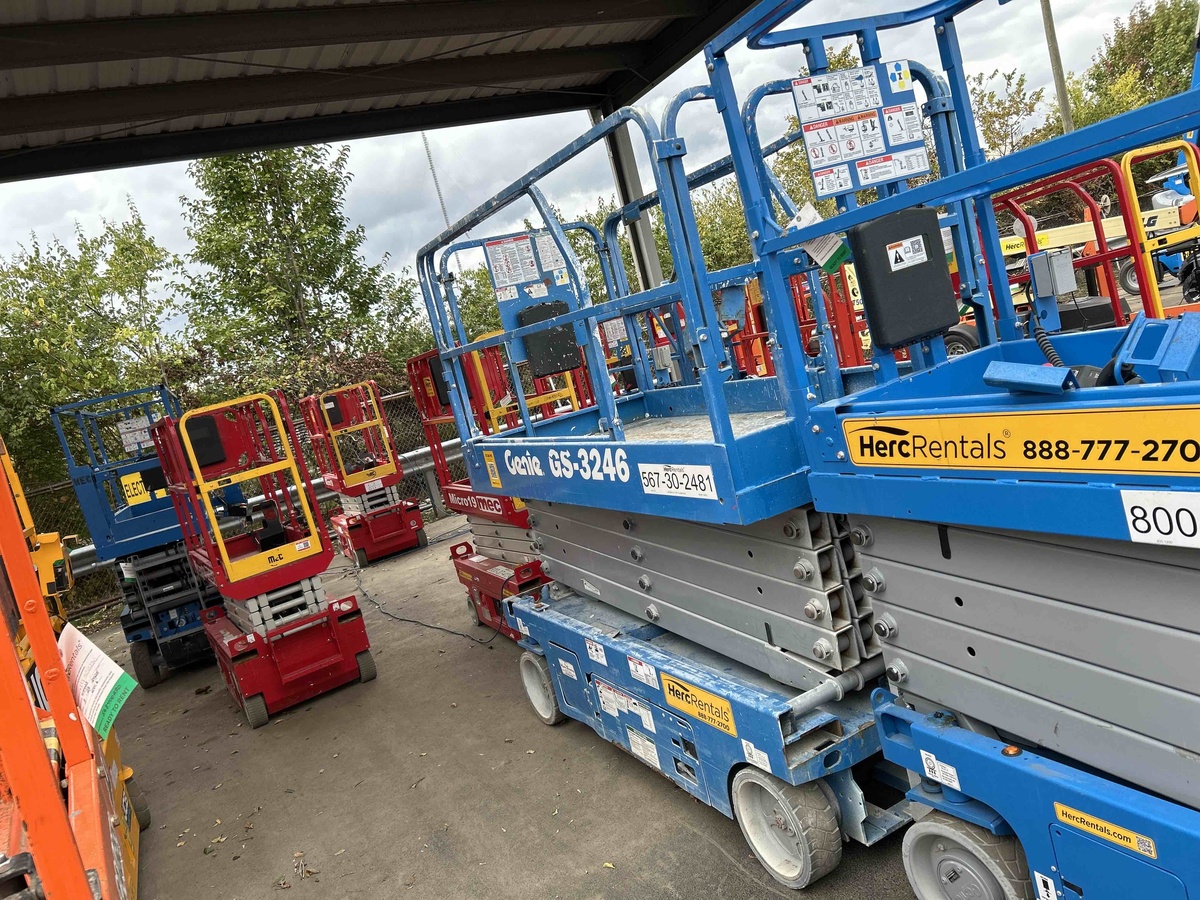 2018 Genie GS-3246-4