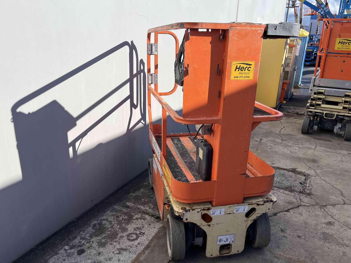 2013 JLG 1230ES-3