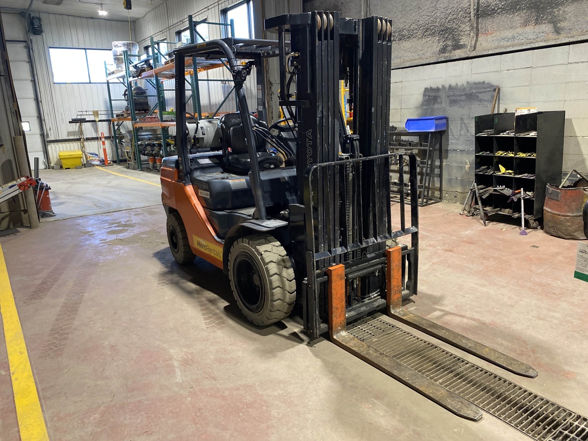 2021 Toyota 8FGU30-3