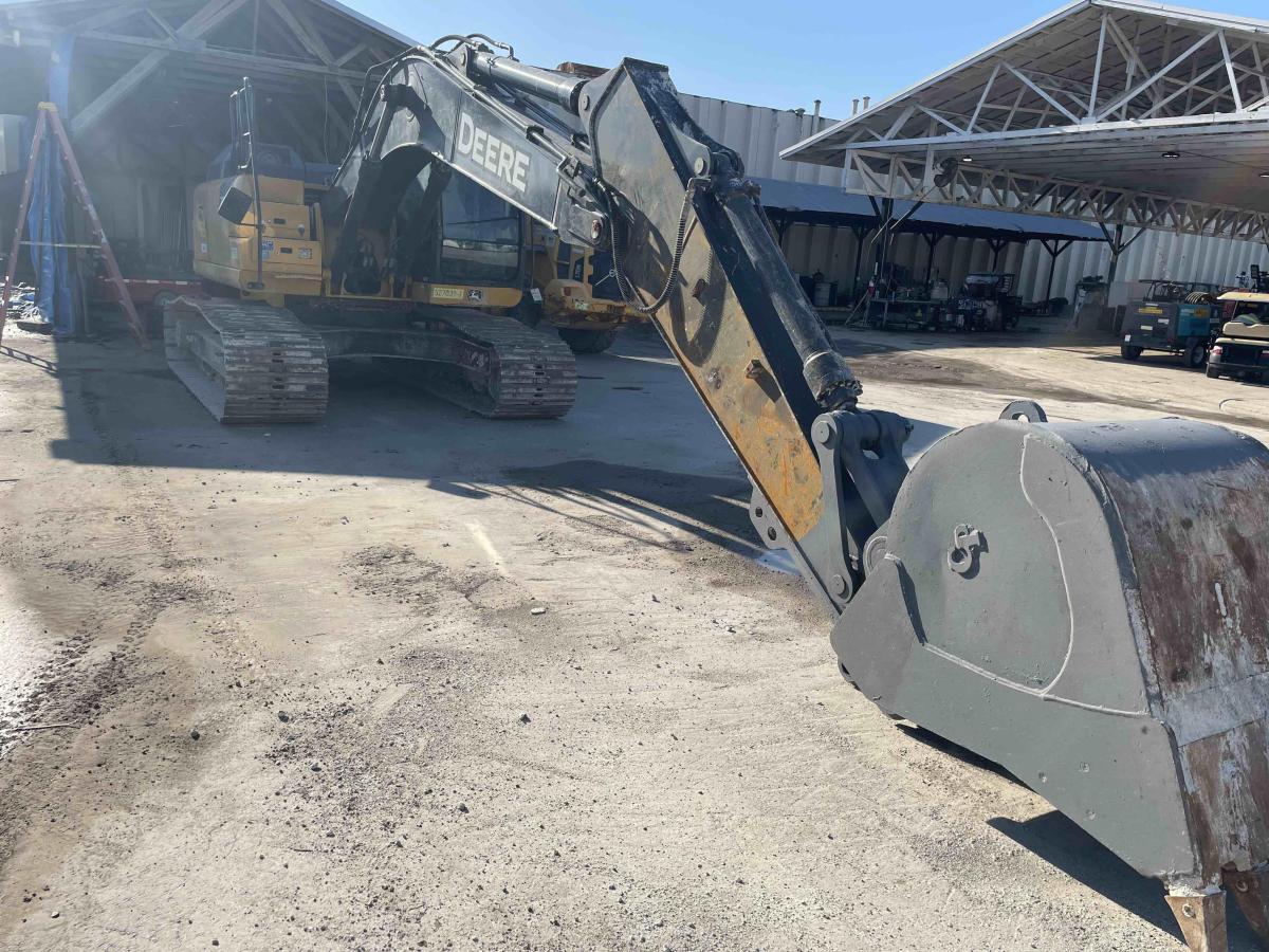 2019 John Deere 210G