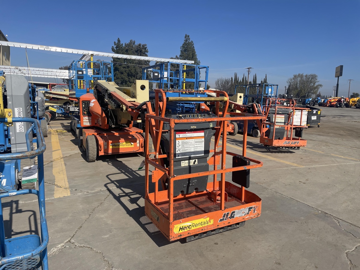 2018 JLG E400AJPN-4