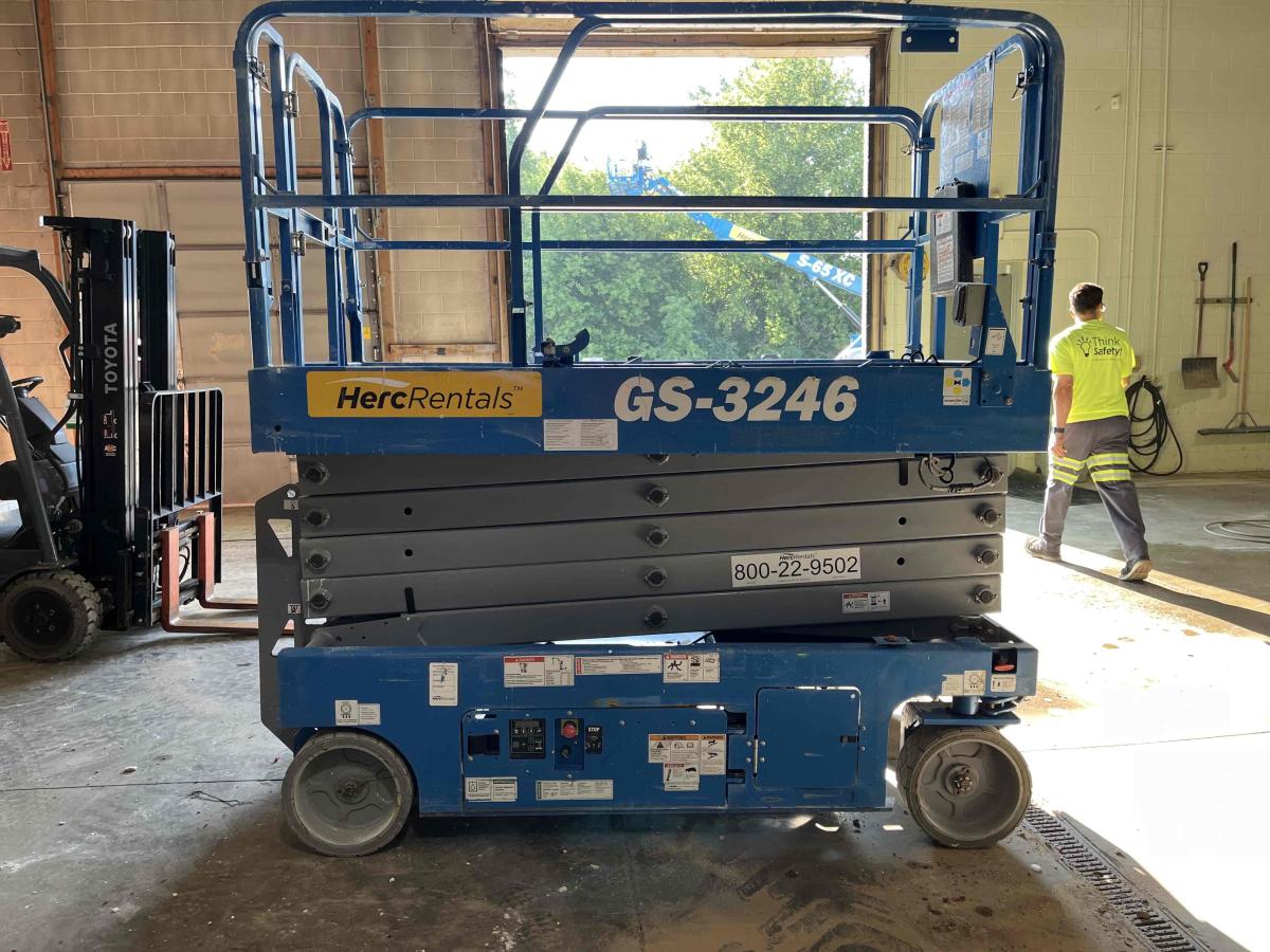 2018 Genie GS-3246-1