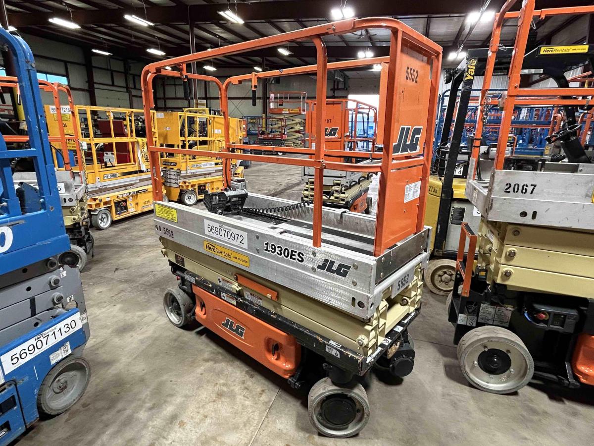 2014 JLG 1930ES