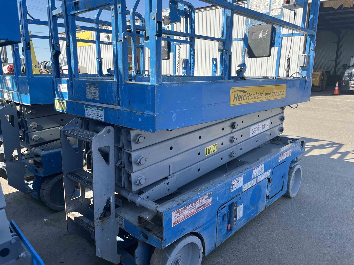 2012 Genie GS-2646-2