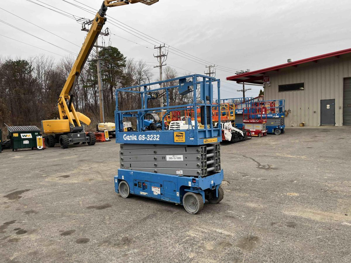 2018 Genie GS-3232