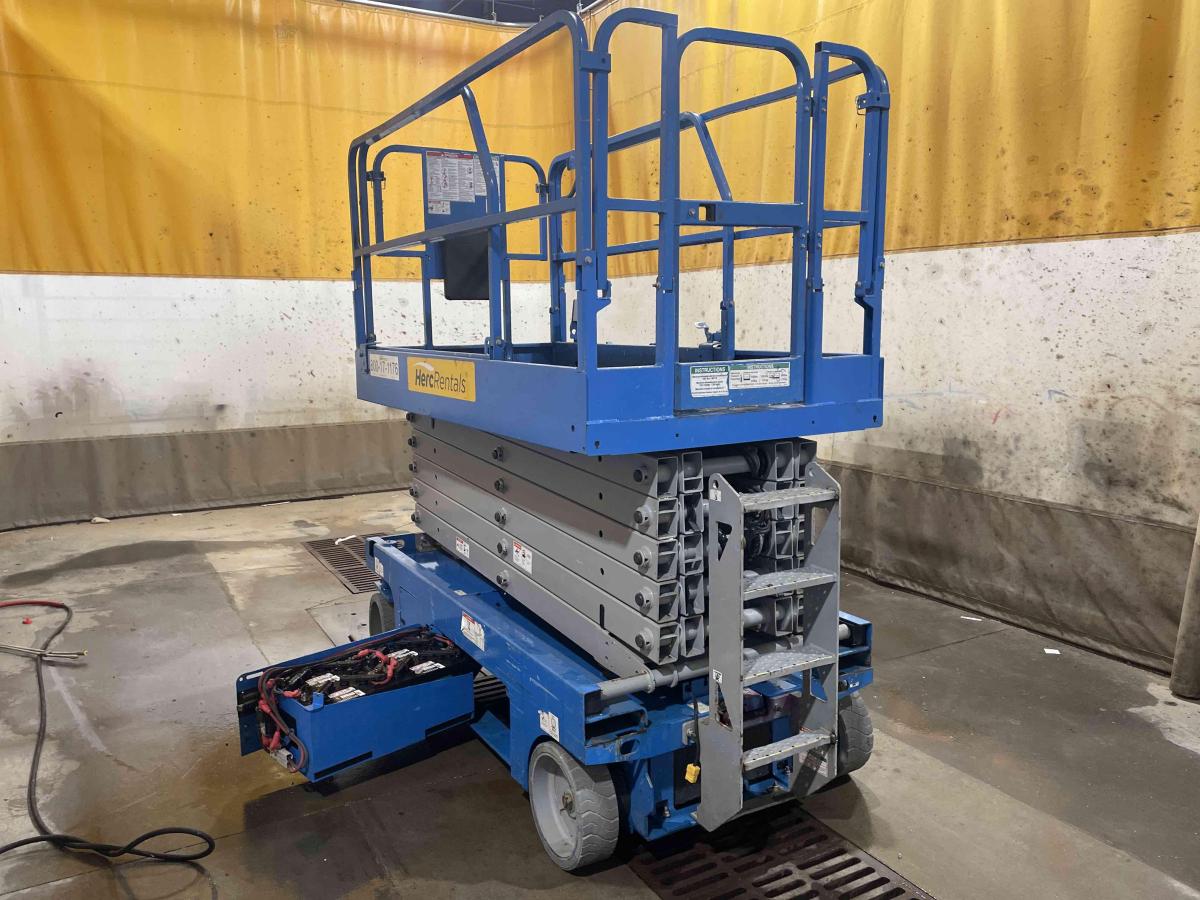 2017 Genie GS-4047
