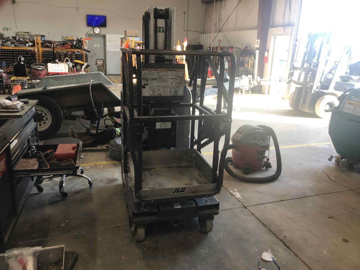 2017 JLG 20MVL