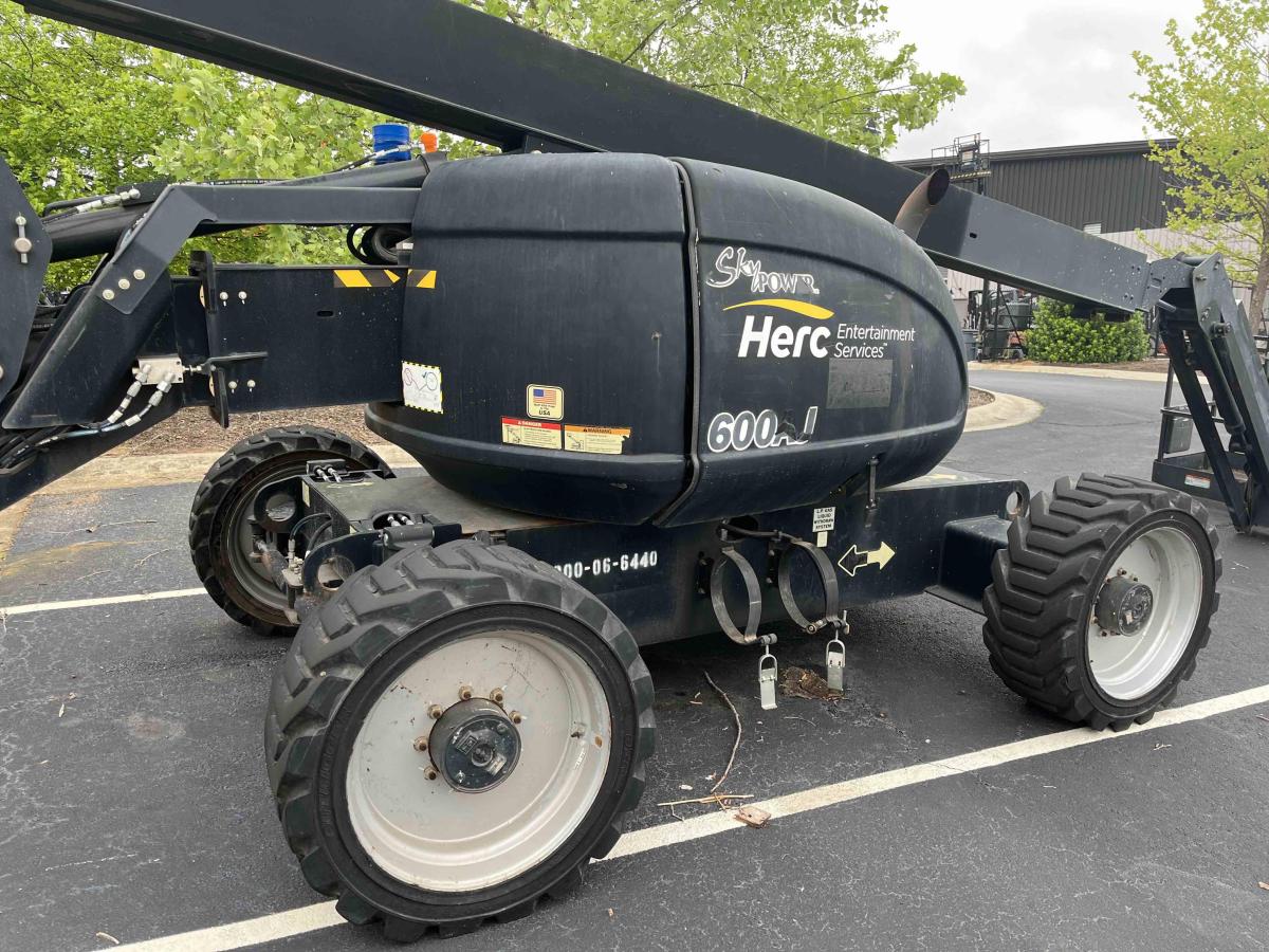 2015 JLG 600AJ