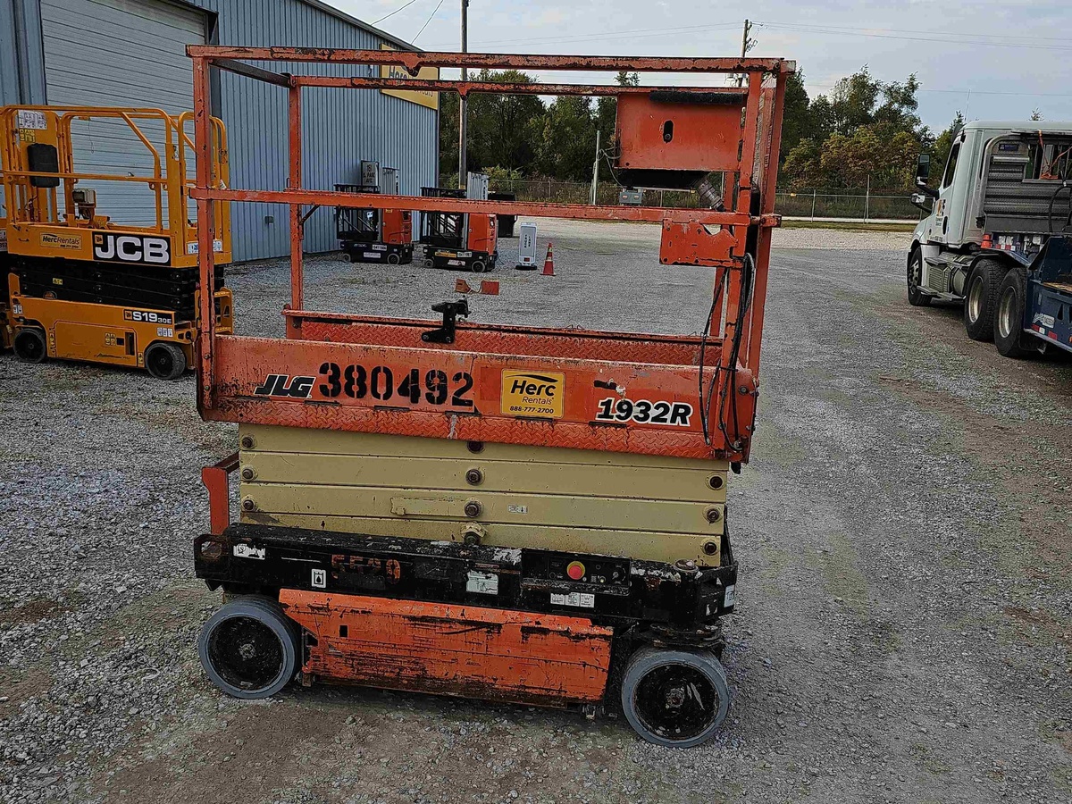 2016 JLG 1932R