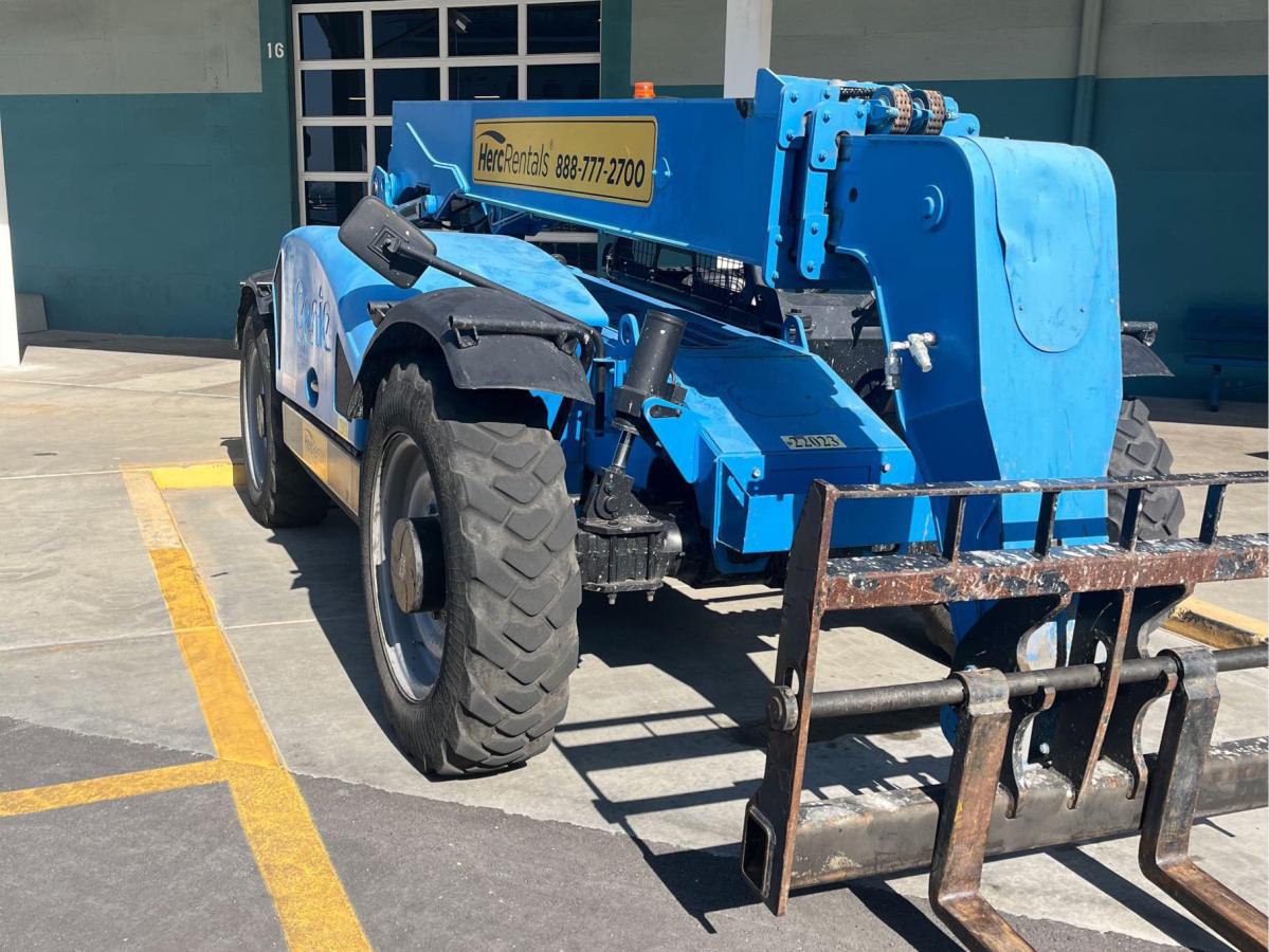 2017 Genie GTH 844