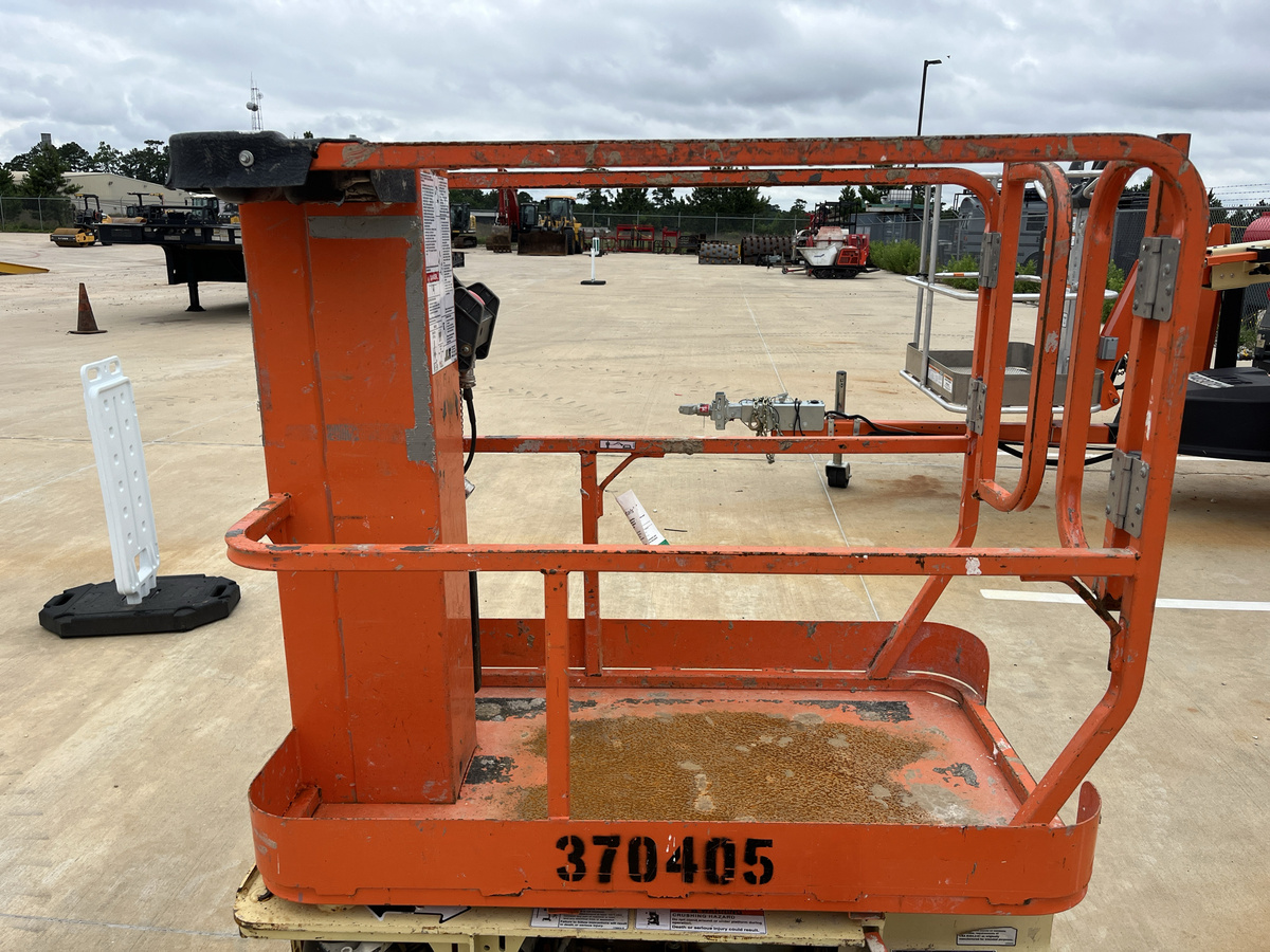 2017 JLG 1230ES-11
