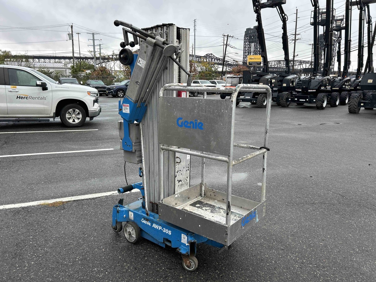 2018 Genie AWP-30S-4