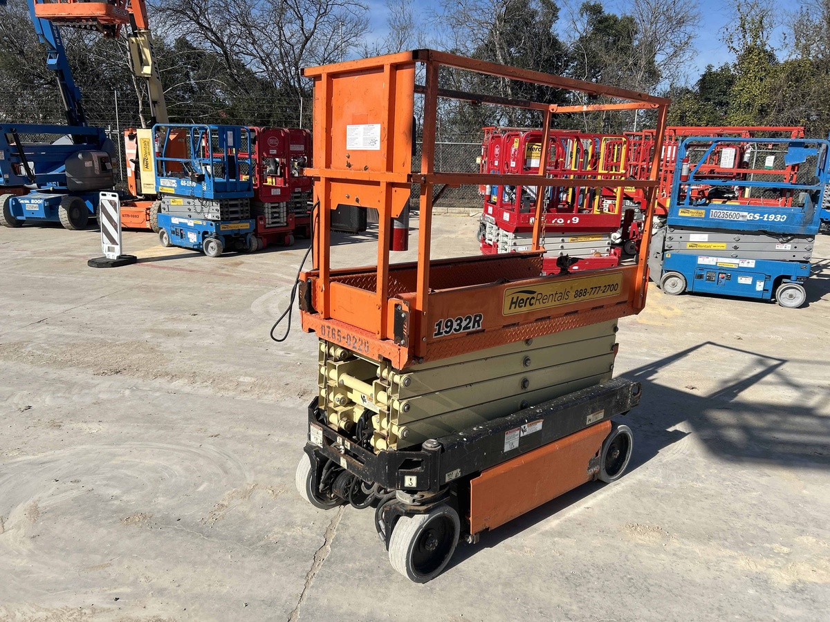 2018 JLG 1932R-2