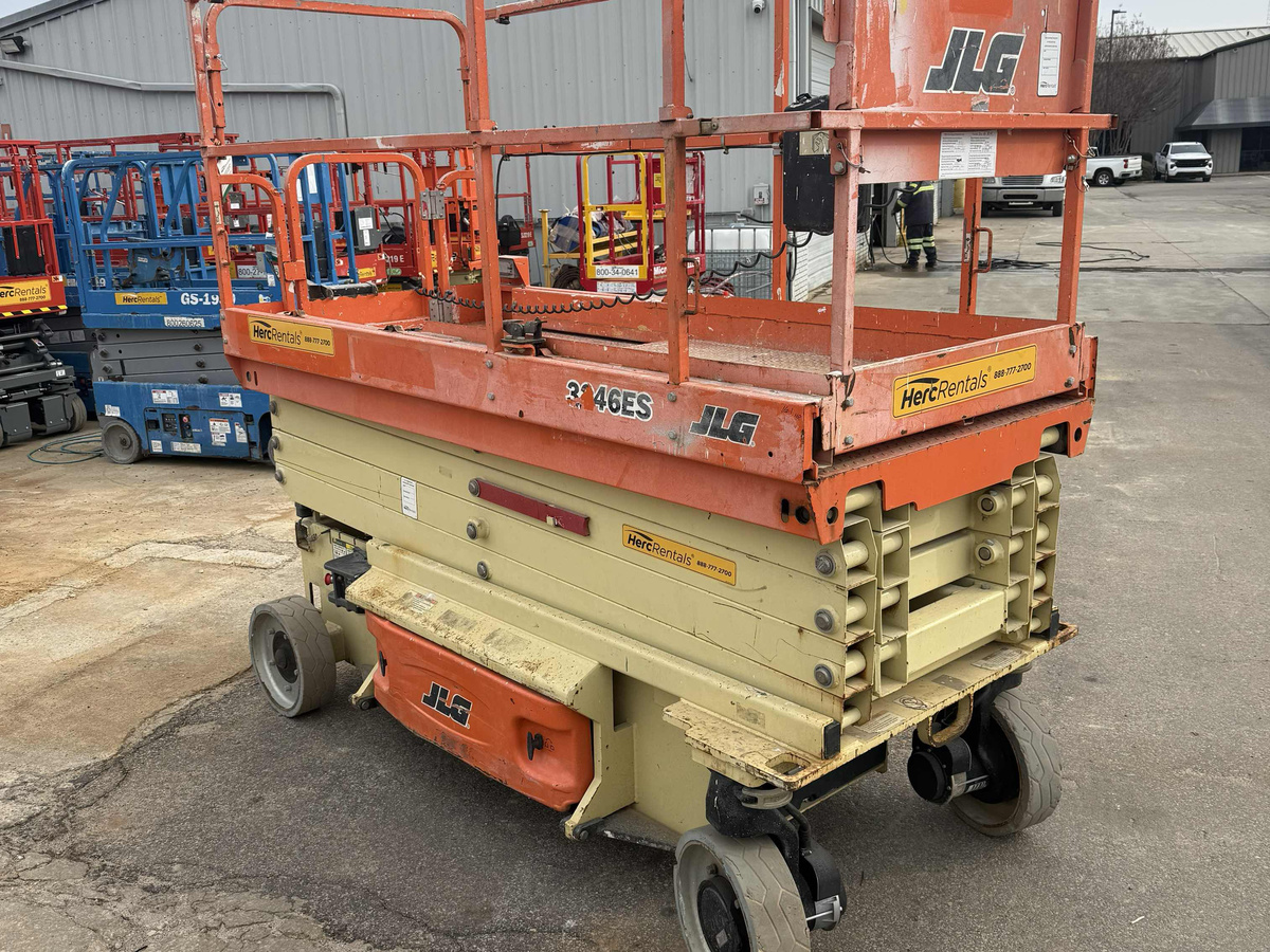 2017 JLG 3246ES-5