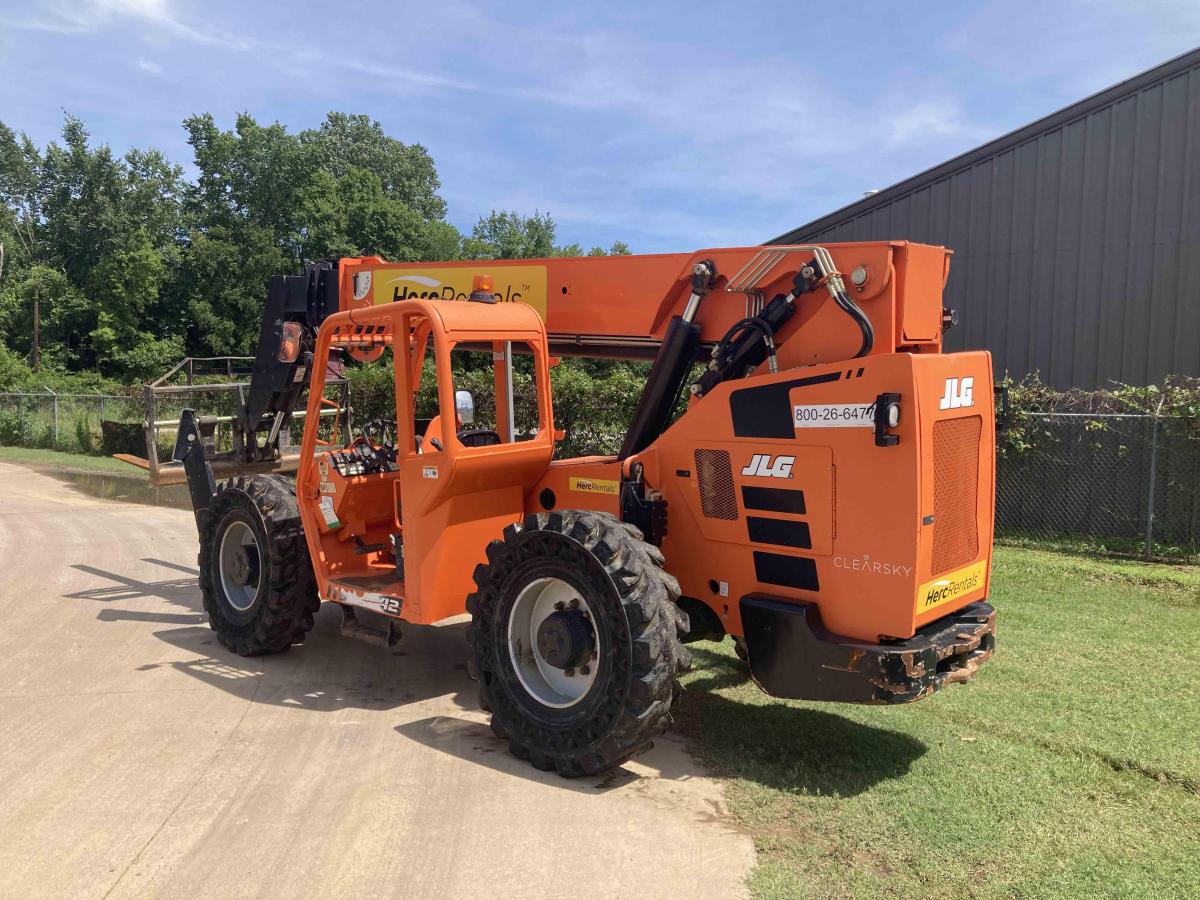 2019 SkyTrak 10042