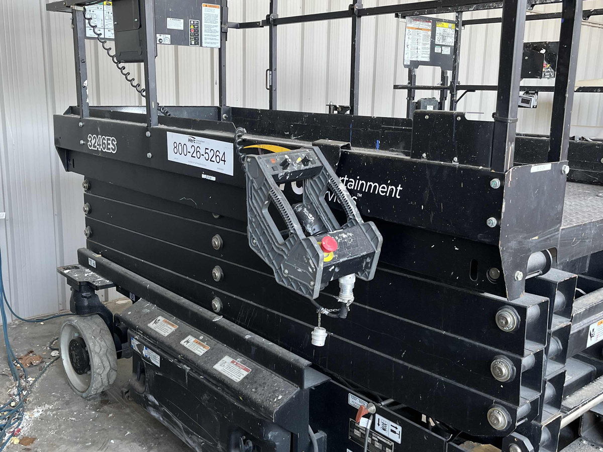 2019 JLG 3246ES