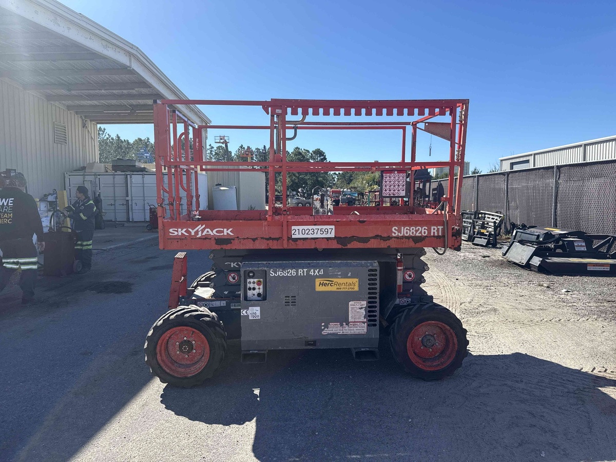 2018 Skyjack SJ-6826RT