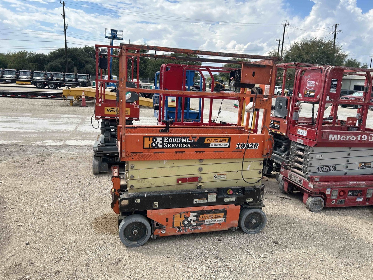 2018 JLG 1932R-3
