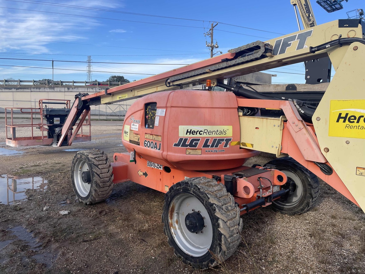 2017 JLG 600AJ-2