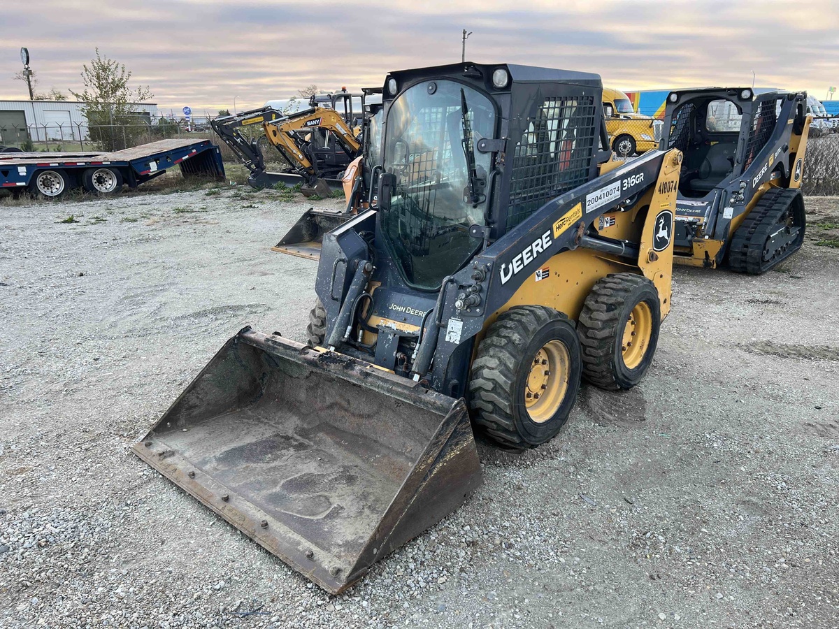 2021 John Deere 318G