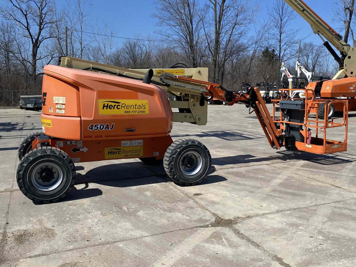 2016 JLG 450AJ