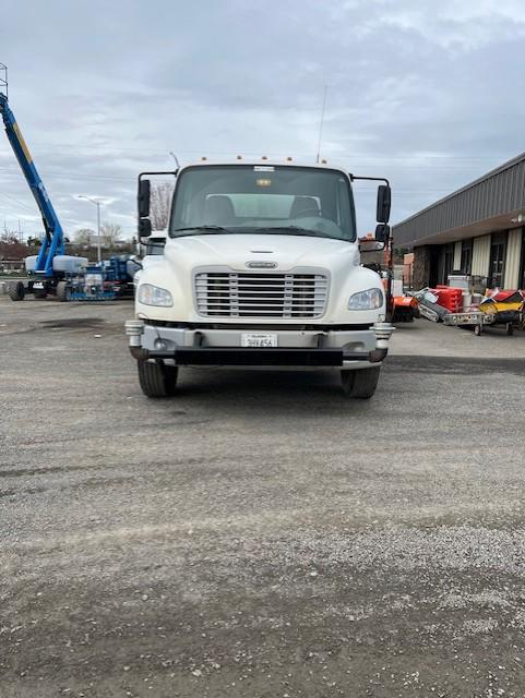 2018 Freightliner M2106-2