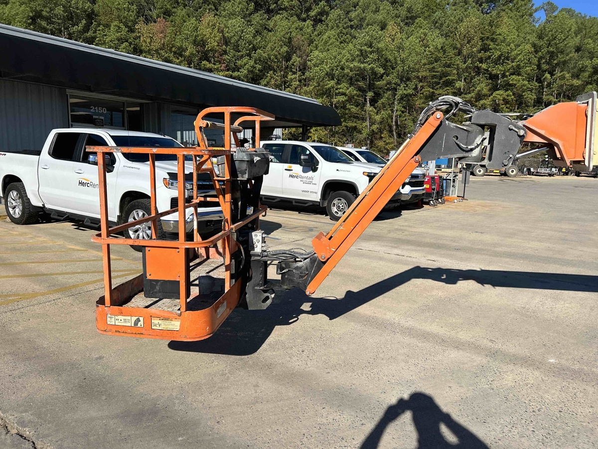 2017 JLG E600J-7