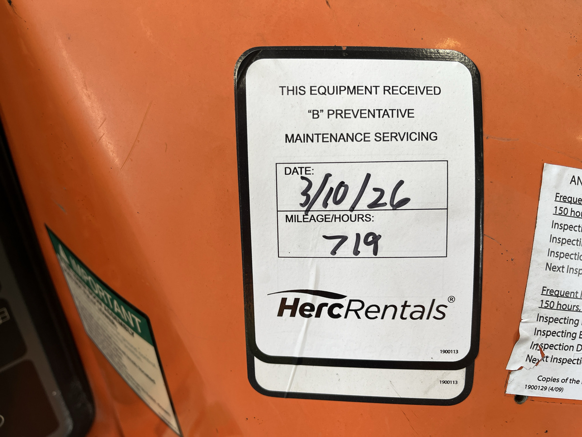 2017 JLG E450AJ-4
