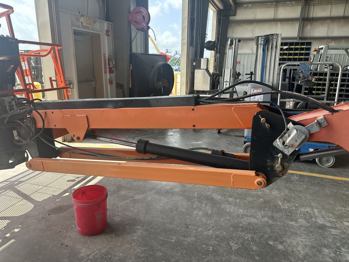 2018 JLG 660SJ-5